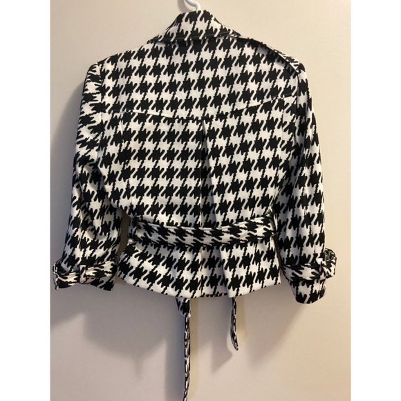 Blazer - Picture 2 of 5